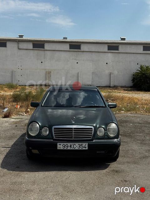 Mercedes E 220, 2.2 L, 1999 il, 600 000 km