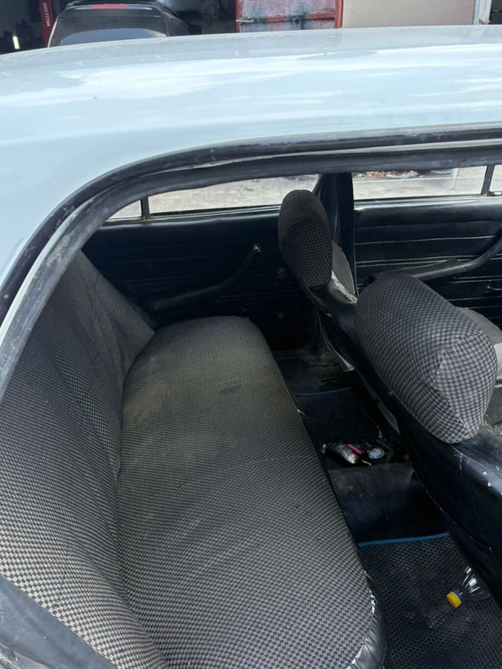 VAZ 2106 sedan – klassik ağ rəngli, 4 qapılı kuzov. Xüsusiyyətlər — Avtomobillər, Gəncə (5)