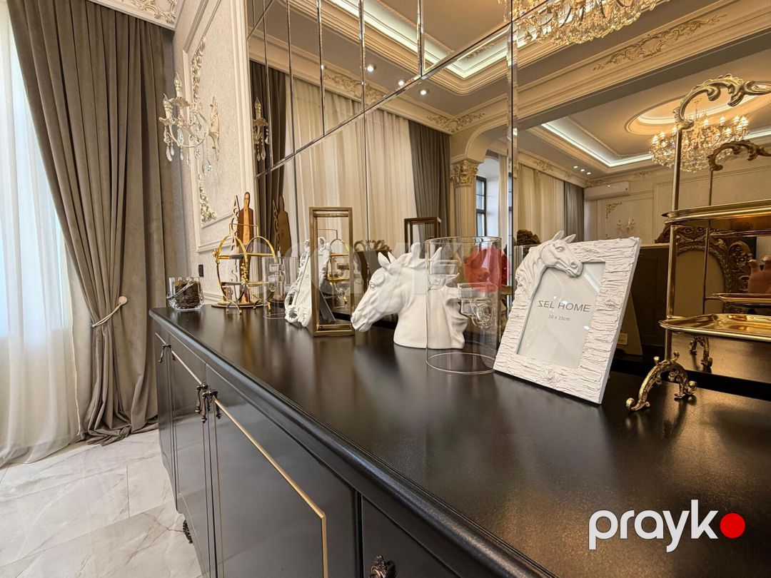 Satılır 4 otaqlı köhnə tikili 215 m² — Mənzil, Bakı (2)