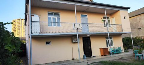 Satılır 7 otaqlı həyət evi/bağ evi 240 m² — Bakı