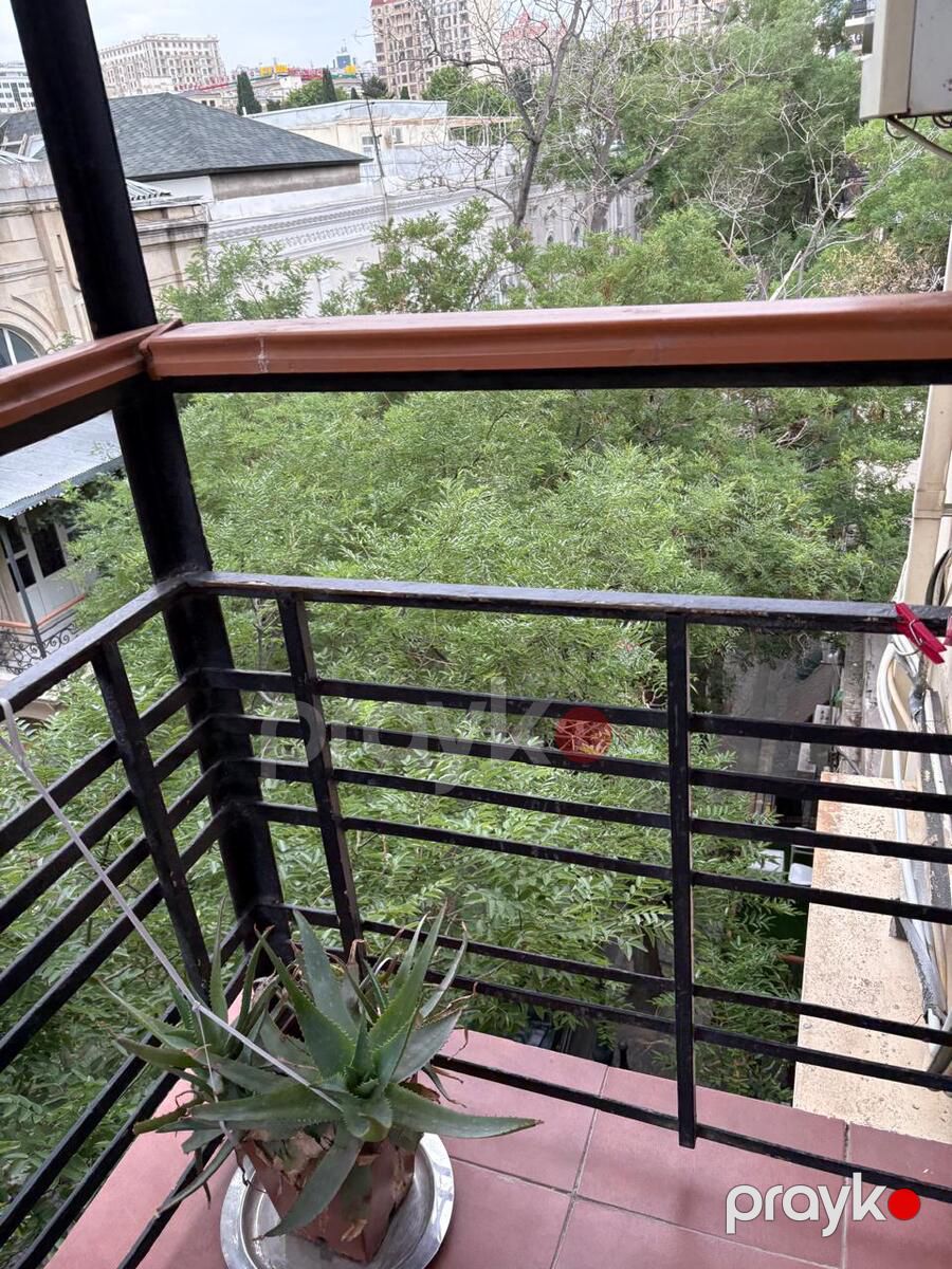 Satılır 3 otaqlı köhnə tikili 110 m² — Mənzil, Bakı (8)