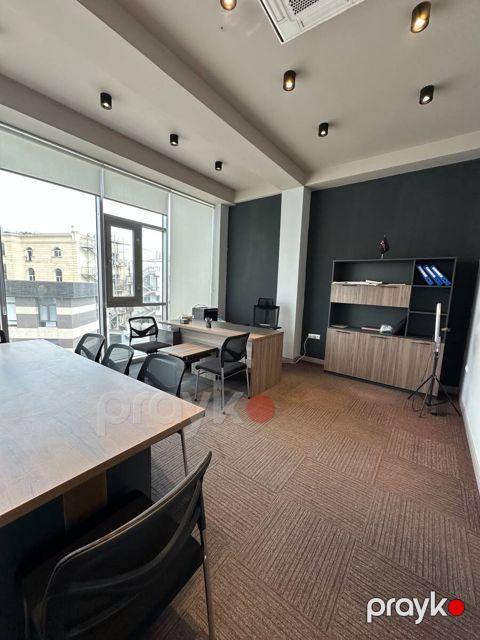 İcarəyə verilir 1 otaqlı ofis 30 m²