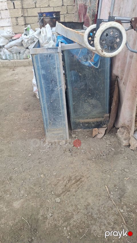 Şüşə vitrin/akvarium tipli böyük ölçülü konteynerlər - Material — Bakı