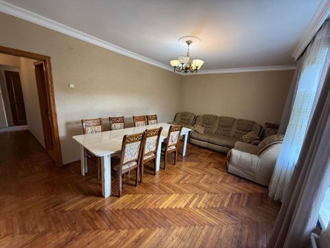 Satılır 3 otaqlı köhnə tikili 65 m² — Bakı