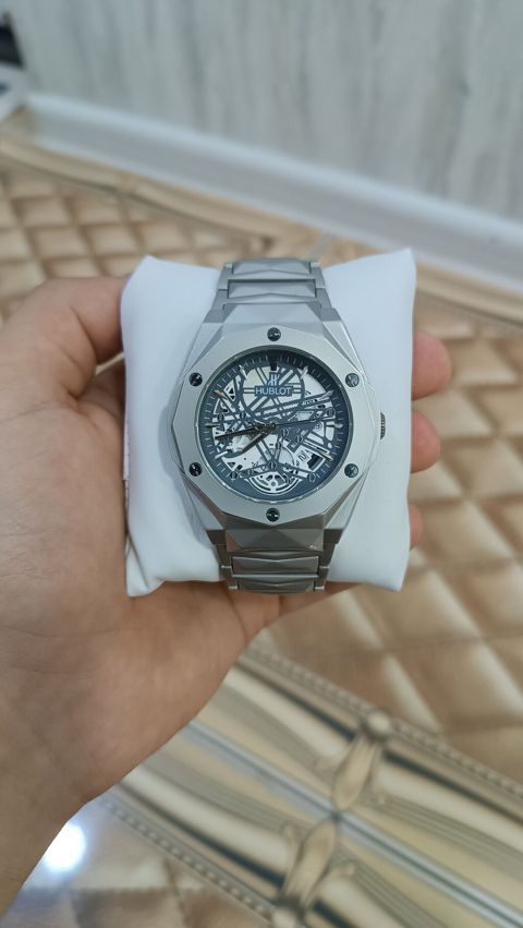 Hublot üslubunda skeleton dizaynlı kişi qol saatı - Korpus və — Mehdiabad