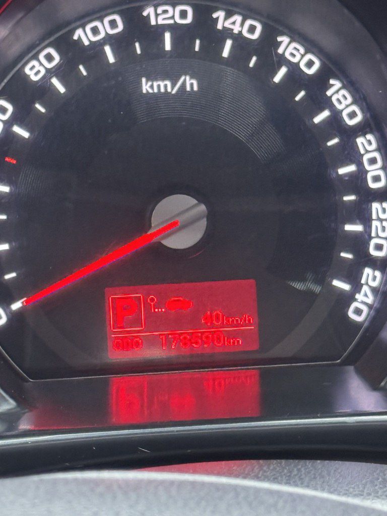 Kia Sportage, 2.0 L, 2011 il, 178 000 km — Avtomobillər, Tovuz (12)