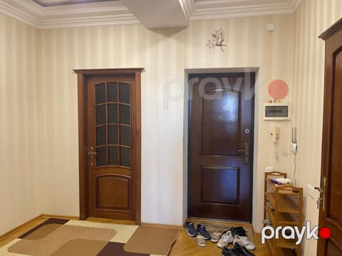 İcarəyə verilir 3 otaqlı yeni tikili 135 m²