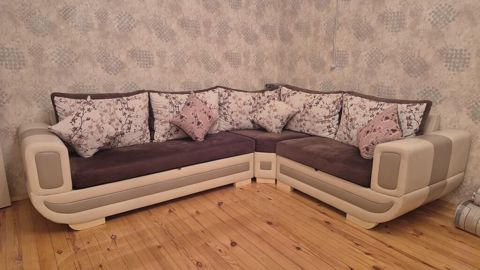 Divan satılır 300₼. Bazalıdır. Ünvan Sumqayıt. 4002. Fatimə99 E — Bakı