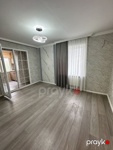 Satılır 2 otaqlı köhnə tikili 43 m²