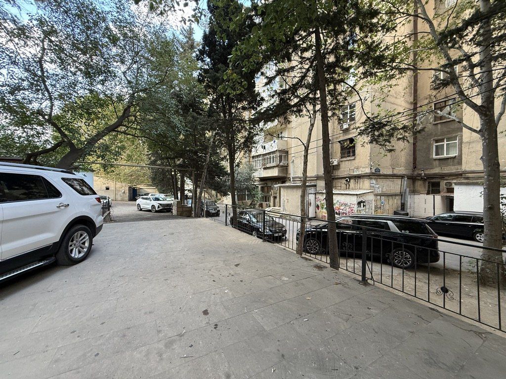Satılır obyekt 273 m² — Əmlak, Bakı (3)