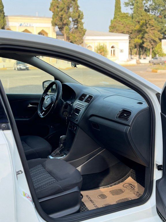 Volkswagen Polo, 1.6 L, 2015 il, 330 000 km — Avtomobillər, Lənkəran (10)