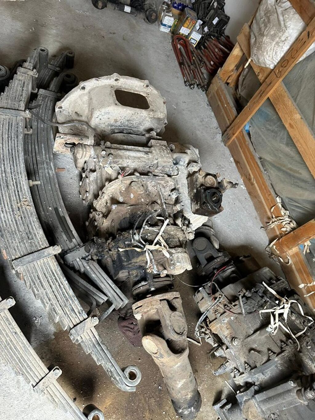 Bmc Fatih 280 üçün Resor, karobka, patpress, sırğa, kardan. Şəkildəki — Transmissiya, Bakı (10)