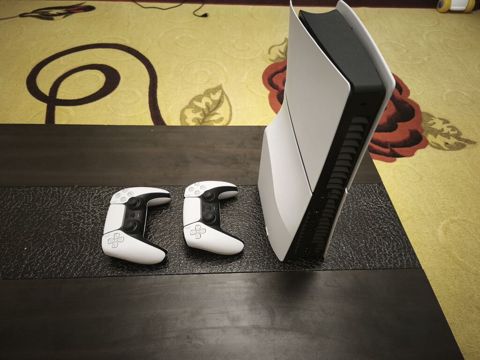 Şəxsi istifadə etdiyim PlayStation 5 Slim konsolumu satıram. Fevral — Bakı