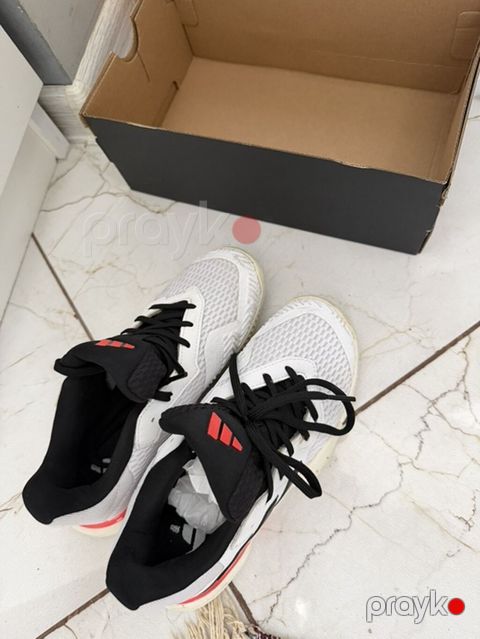 Məhsul: Adidas kişi/kadın idman ayaqqabısı - Rəng: ağ üst hissə, qara — Sumqayıt