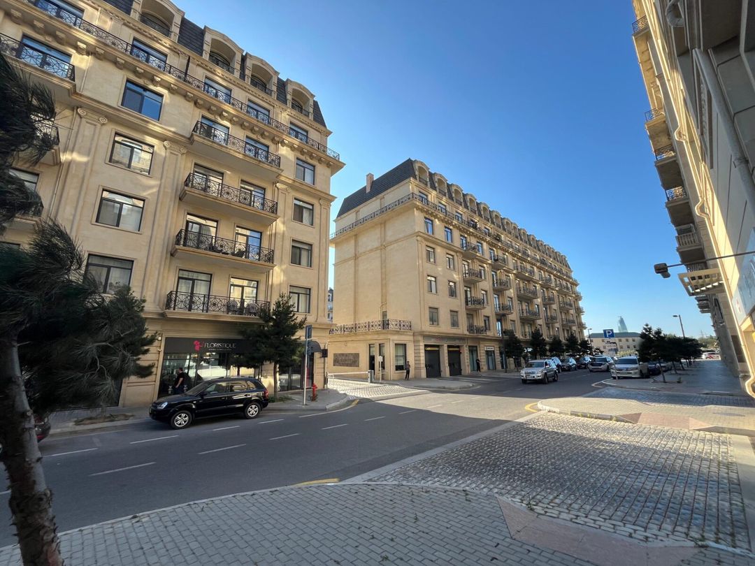 Satılır 4 otaqlı yeni tikili 160 m² — Mənzil, Bakı (2)