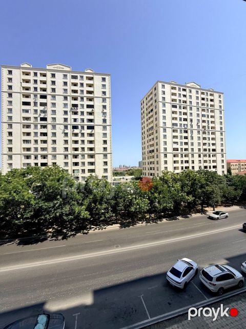 Satılır 3 otaqlı köhnə tikili 90 m²