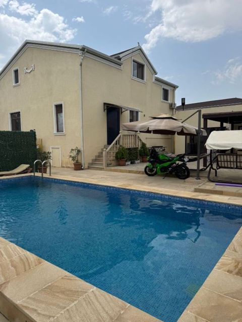 Satılır 5 otaqlı həyət evi/bağ evi 180 m² — Bakı