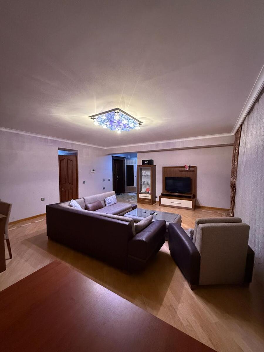 İcarəyə verilir 3 otaqlı köhnə tikili 120 m² — Mənzil, Bakı (6)