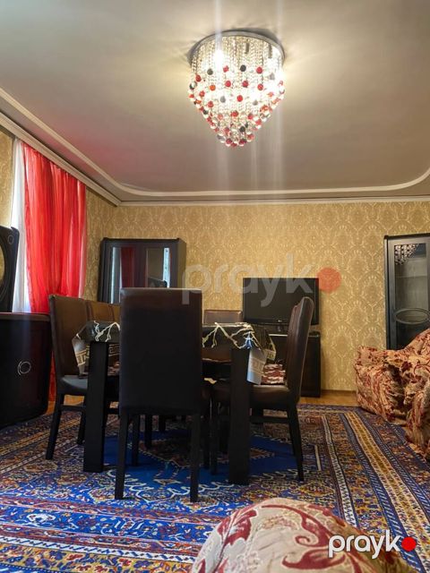 İcarəyə verilir 2 otaqlı köhnə tikili 70 m²