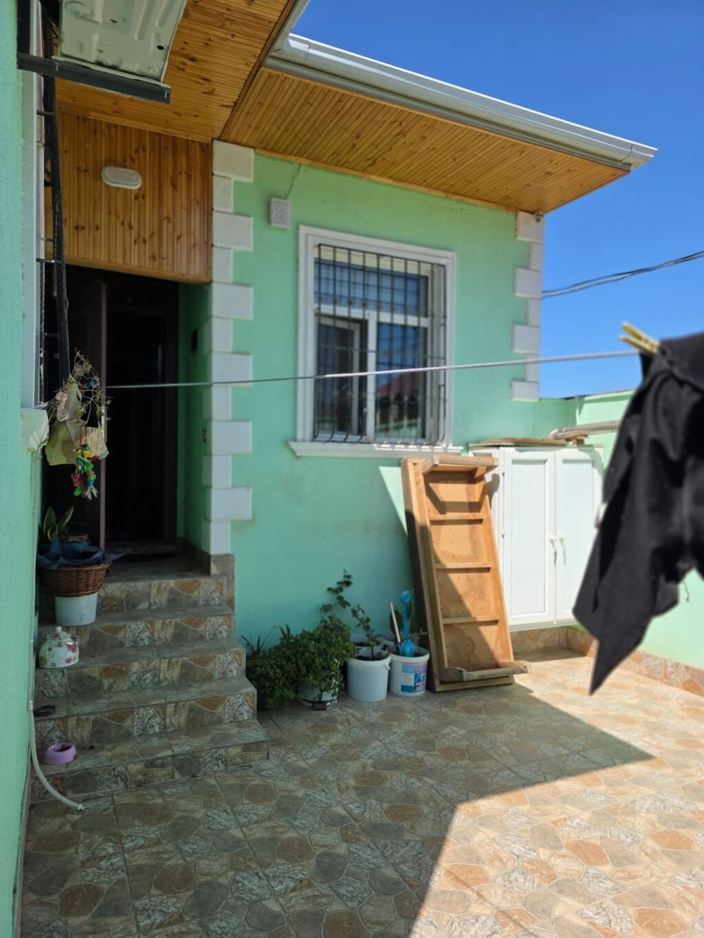 Həyət evi – kompakt həyət sahəsi və örtülü eyvan - Divarları açıq — Ev, villa, Bakı (8)
