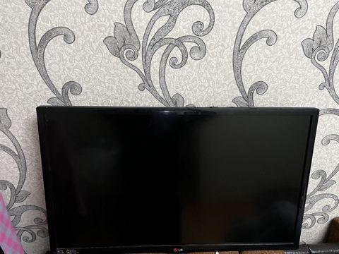 LG LED televizor - Ekran: təxminən 24–27 düym diaqonal (şəkildən — Bakı
