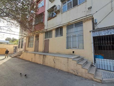 Satılır obyekt 70 m² — Bakı