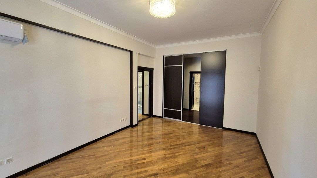 Satılır 5 otaqlı yeni tikili 200 m² — Mənzil, Bakı (10)