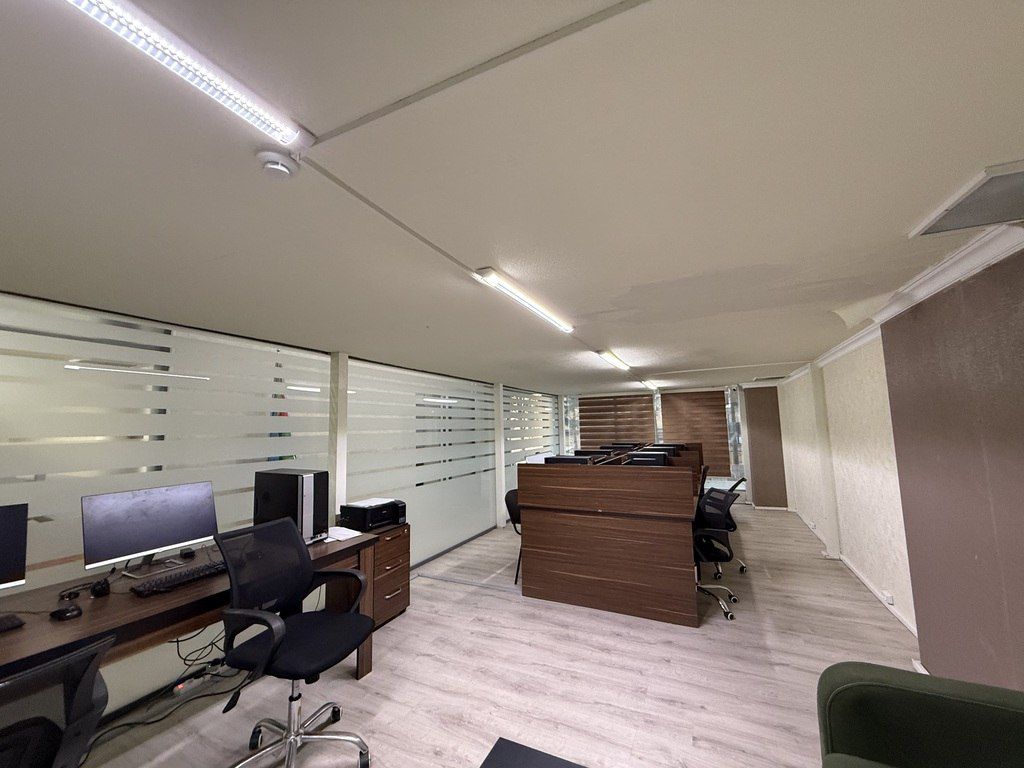 Satılır obyekt 273 m² — Əmlak, Bakı (8)