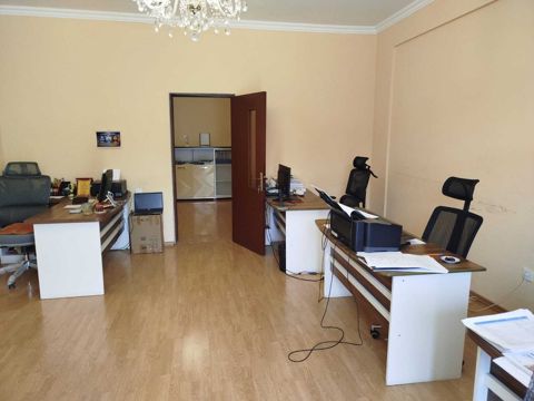 İcarəyə verilir 3 otaqlı ofis 123 m² — Bakı