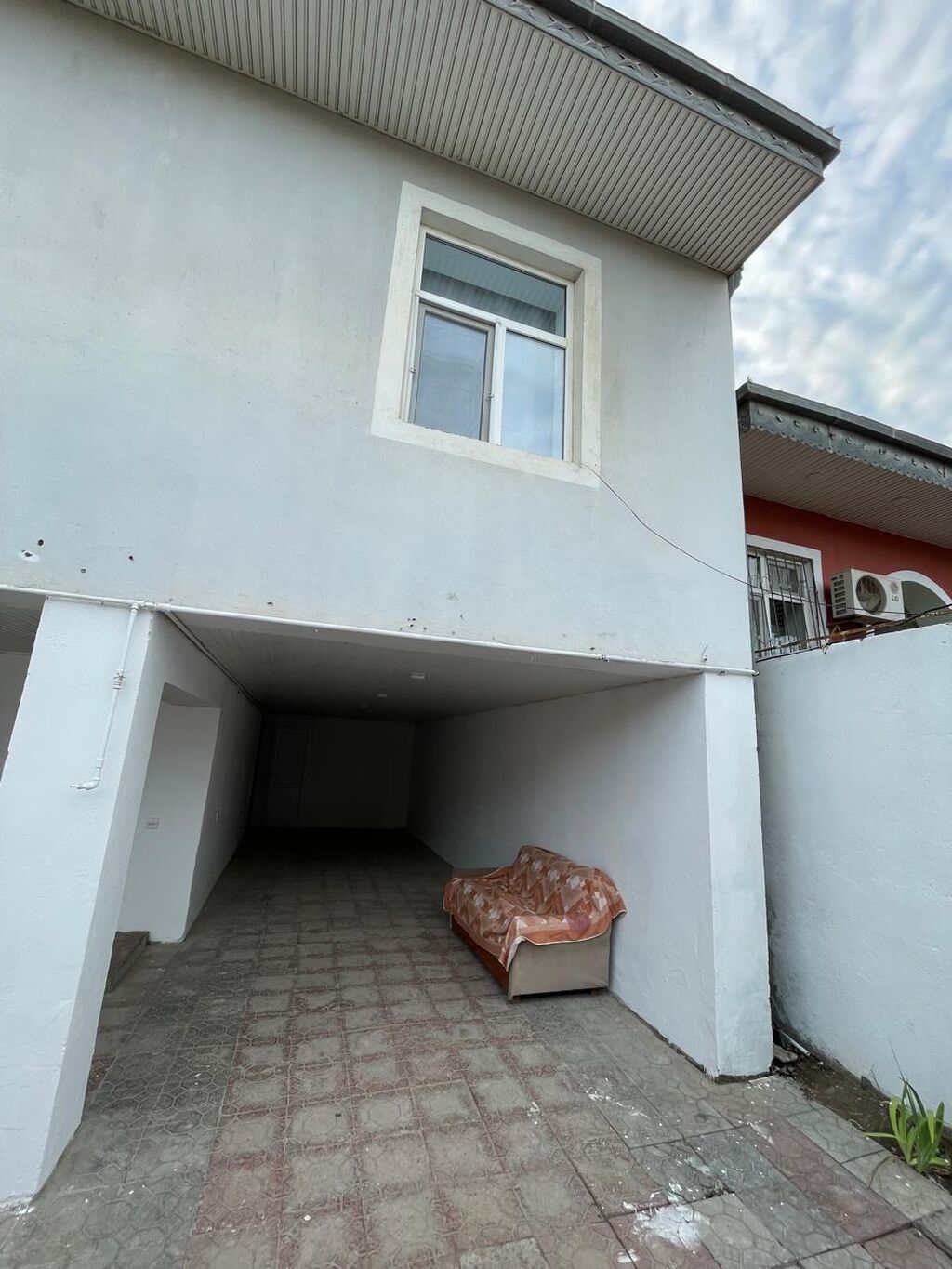 100 kv. m, 3 otaqlı, Kombi, Qaz, İşıq — Ev, villa, Bakı (2)