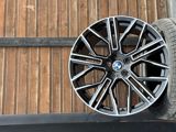 "BMW F10" diskləri R20 — Tural — Запчасти и аксессуары