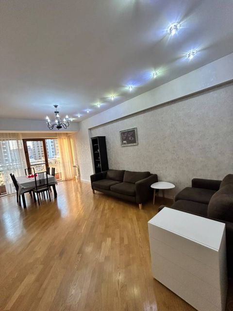 İcarəyə verilir 4 otaqlı yeni tikili 140 m² — Bakı
