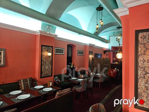 İcarəyə verilir obyekt 240 m²