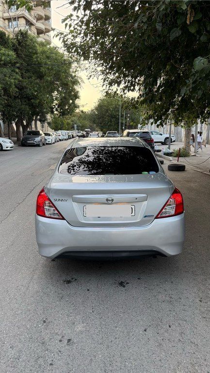 Nissan Sunny, 1.5 L, 2016 il, 150 000 km — Avtomobillər, Bakı (5)