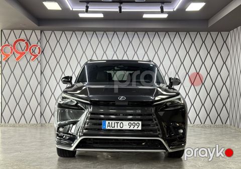 Lexus TX 500h, 2.4 L, 1.8 kWh, 2024 il, 25 300 km