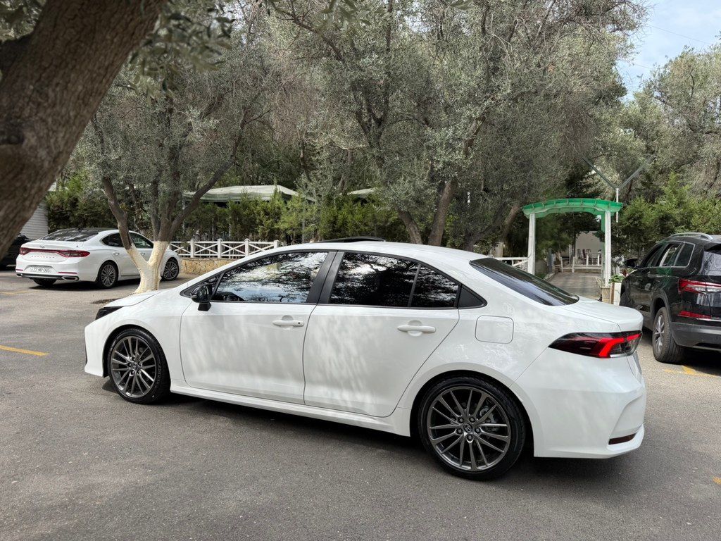 Toyota Corolla, 1.8 L, 0.85 kWh, 2025 il, 10 001 km — Avtomobillər, Bakı (5)