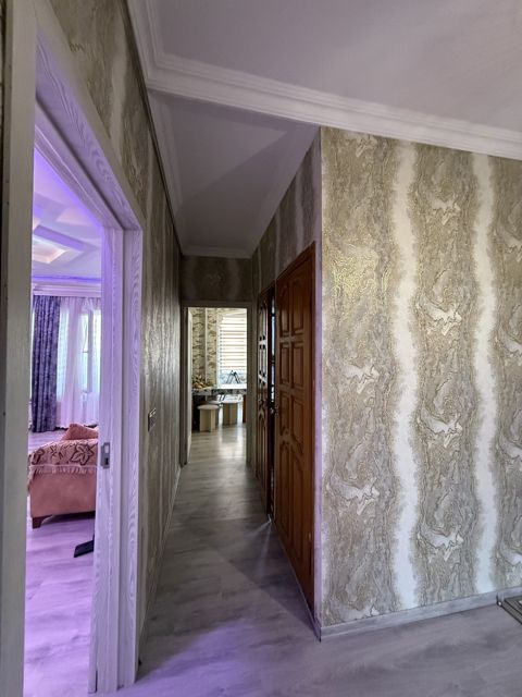 Satılır 2 otaqlı köhnə tikili 60 m² — Bakı