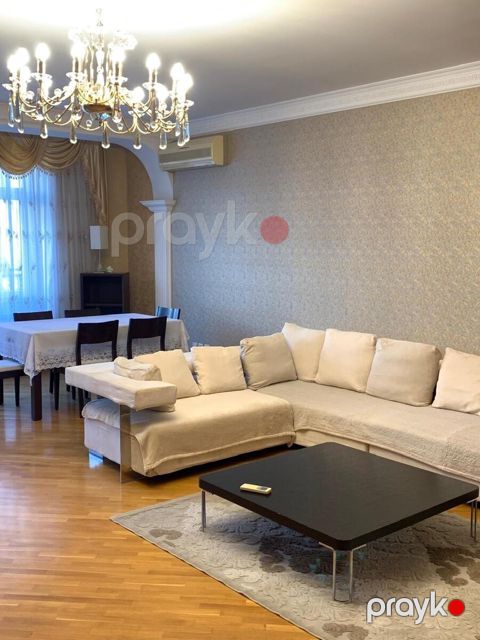 İcarəyə verilir 3 otaqlı yeni tikili 150 m²