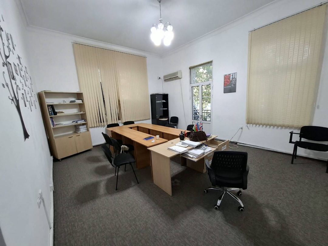 İcarəyə verilir 5 otaqlı köhnə tikili 190 m² — Mənzil, Bakı (9)