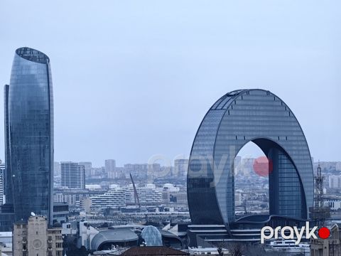 Satılır 4 otaqlı köhnə tikili 192 m²