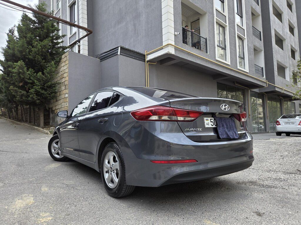 Hyundai Avante, 1.6 L, 2016 il, 240 000 km — Avtomobillər, Sumqayıt (5)