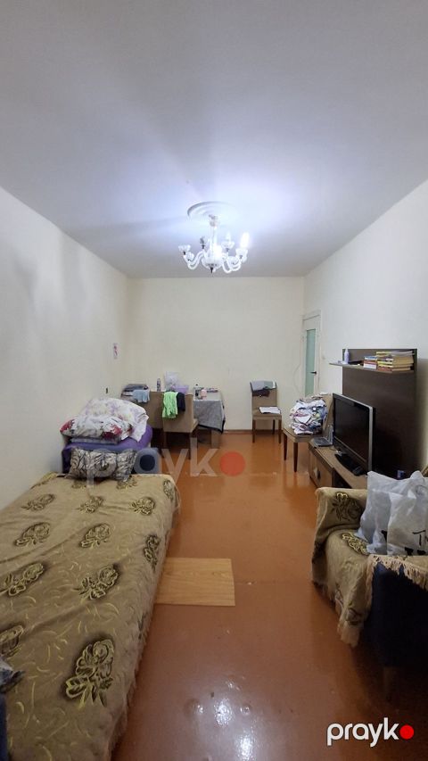 Satılır 2 otaqlı köhnə tikili 65 m²