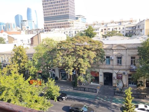 Satılır 1 otaqlı köhnə tikili 25 m² — Bakı