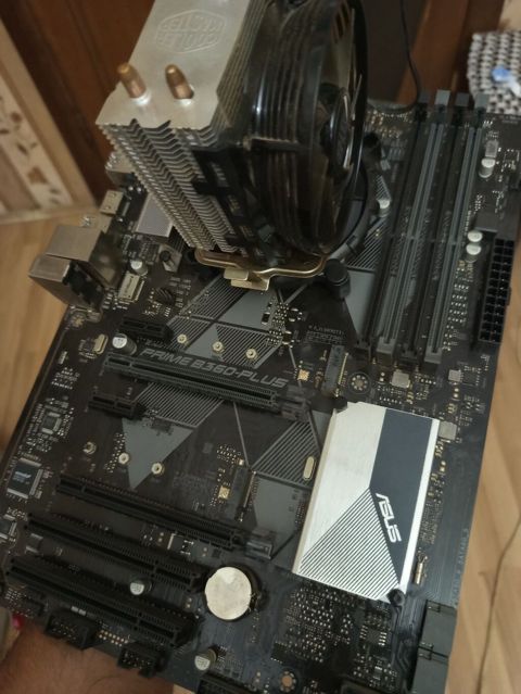 Ram bir saniye olsun bele islenmiyib tezedi I7-9700kf + ana plata b360 — Bakı