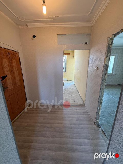 Satılır 3 otaqlı köhnə tikili 70 m²