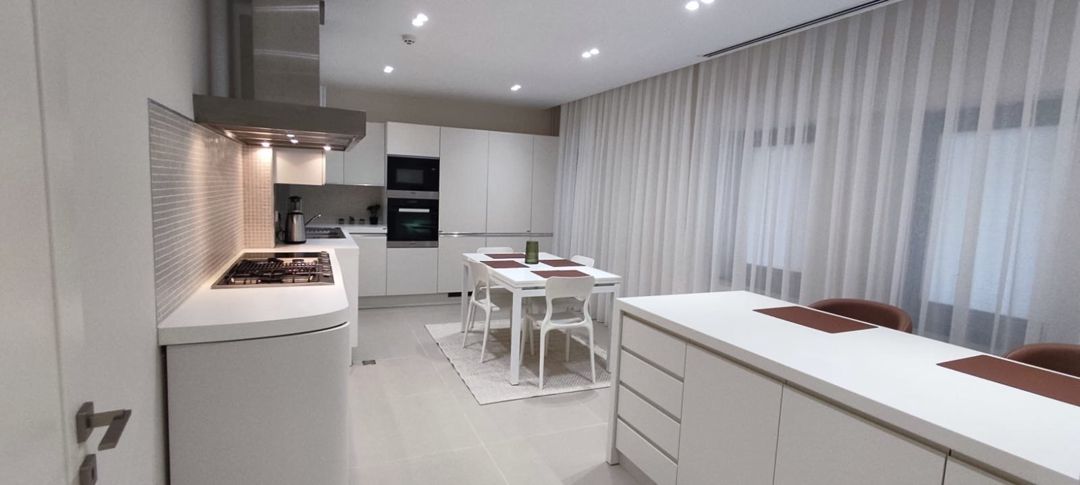 İcarəyə verilir 4 otaqlı yeni tikili 320 m² — Mənzil, Bakı (9)