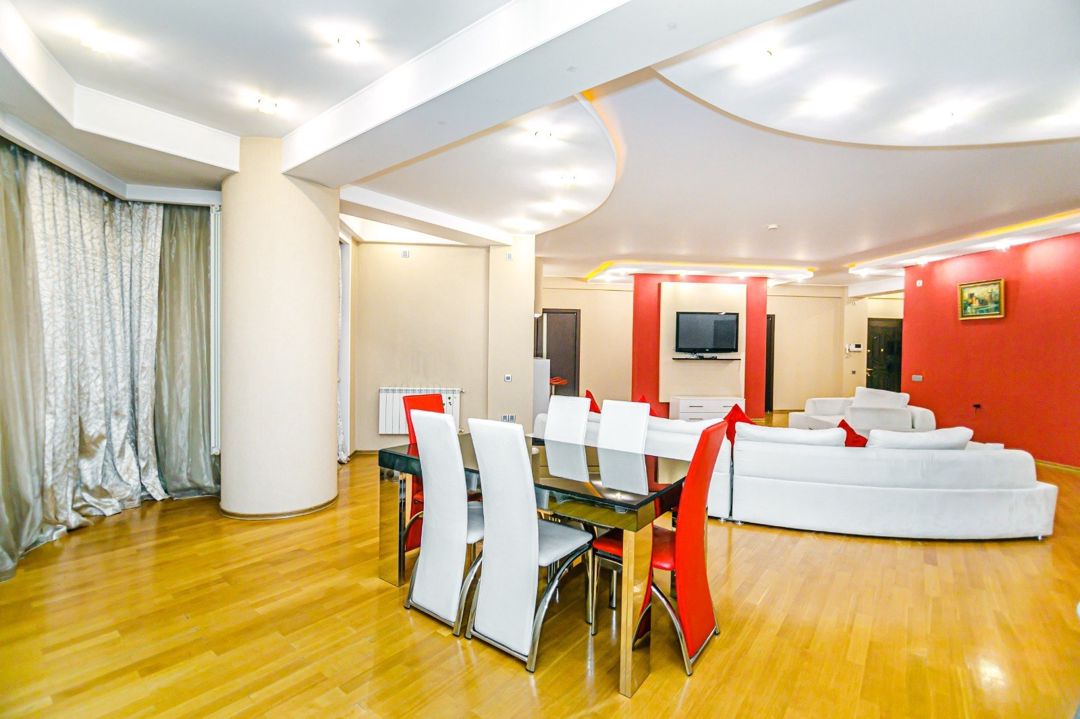 İcarəyə verilir 4 otaqlı yeni tikili 200 m² — Mənzil, Bakı (7)