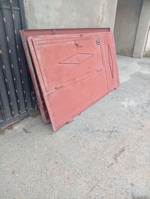 Metal darvaza dəsti - Material: qalın metal/sac - Rəng: qırmızı astar — Digah