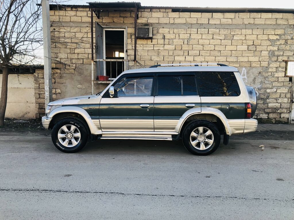 SUV – 7 yerlik, 5 qapılı, tam ötürücülü ofroud tipli model. Xarici — Avto, İmişli (8)