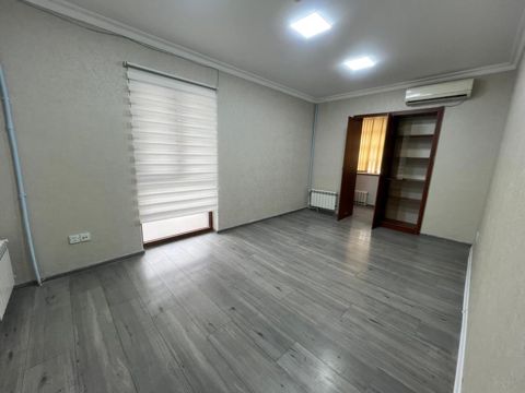 İcarəyə verilir 4 otaqlı ofis 110 m² — Bakı